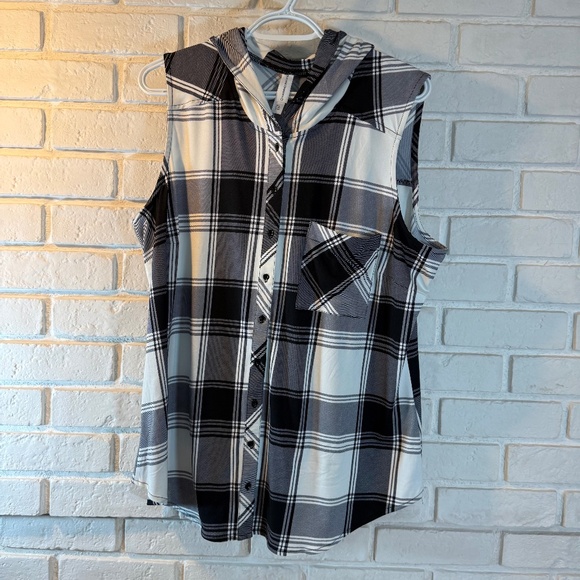Sleeveless Plaid Stretchy Hoodie in Black and White XL EUC - Picture 1 of 9